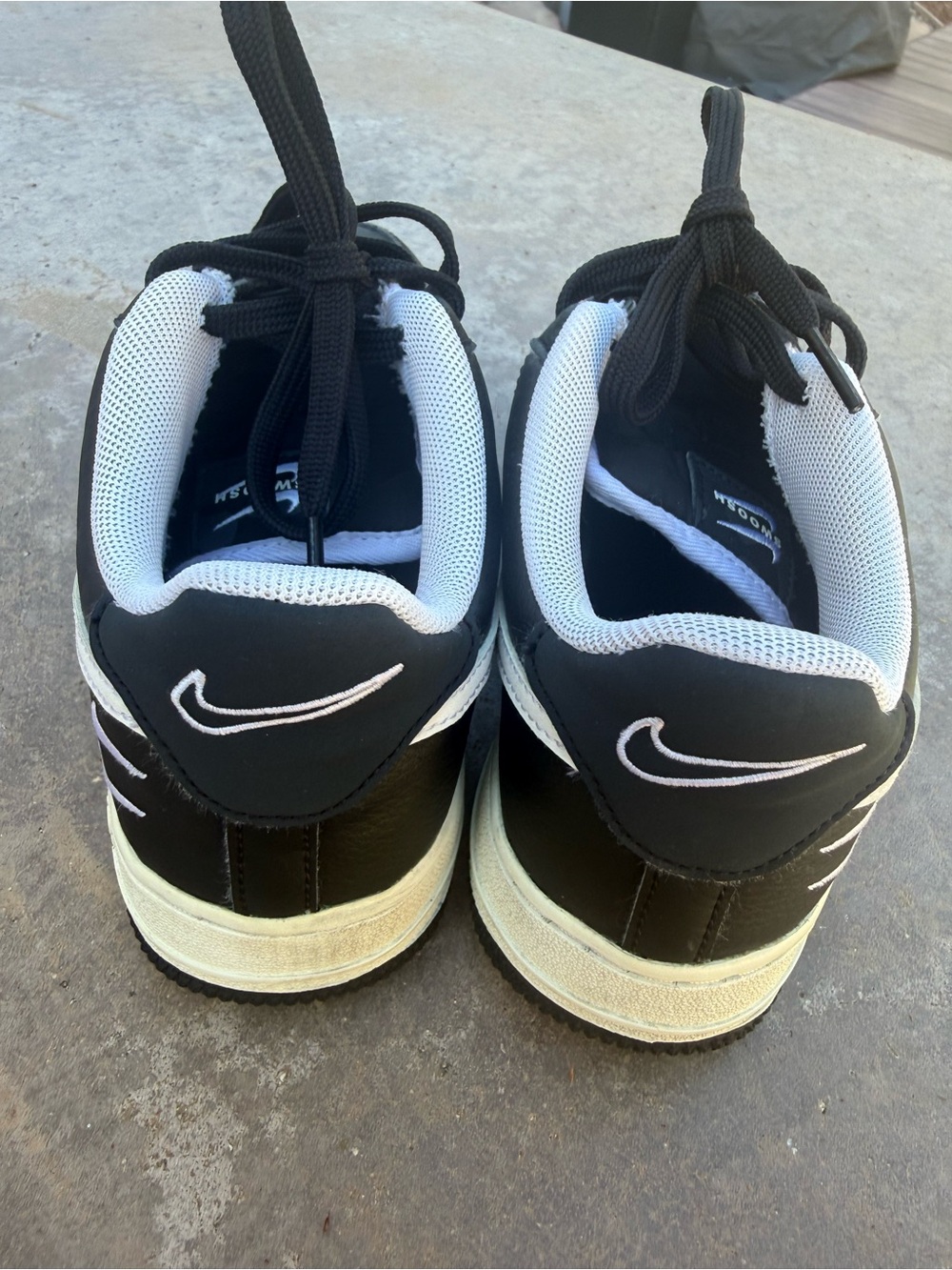 Nike Kids Black and White Low-Top kids boys Air force Sneakers - Picture 5 of 13